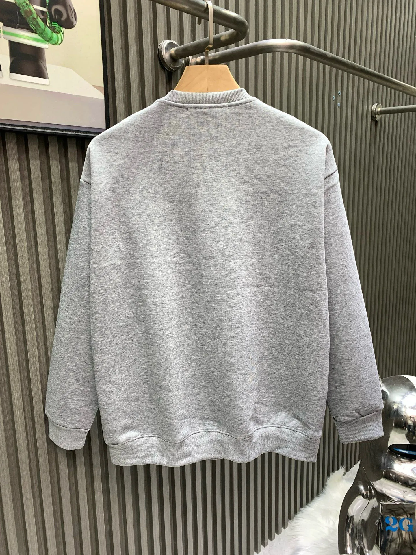 🅿️250 🀄️ Louis Vuitton LOUIS VUITTON high quality 2025 autumn and winter official website new classic letter printed catwalk style pullover round neck sweatshirt 400 grams of pure cotton ➕ silver fox velvet The master personally designed the trendy brand new printed round neck pullover sweatshirt, fashionable and individual, super versatile and good-looking, the same style for men and women, a must-have for everyone, hangtag, collar label, washed wheat, three complete labels